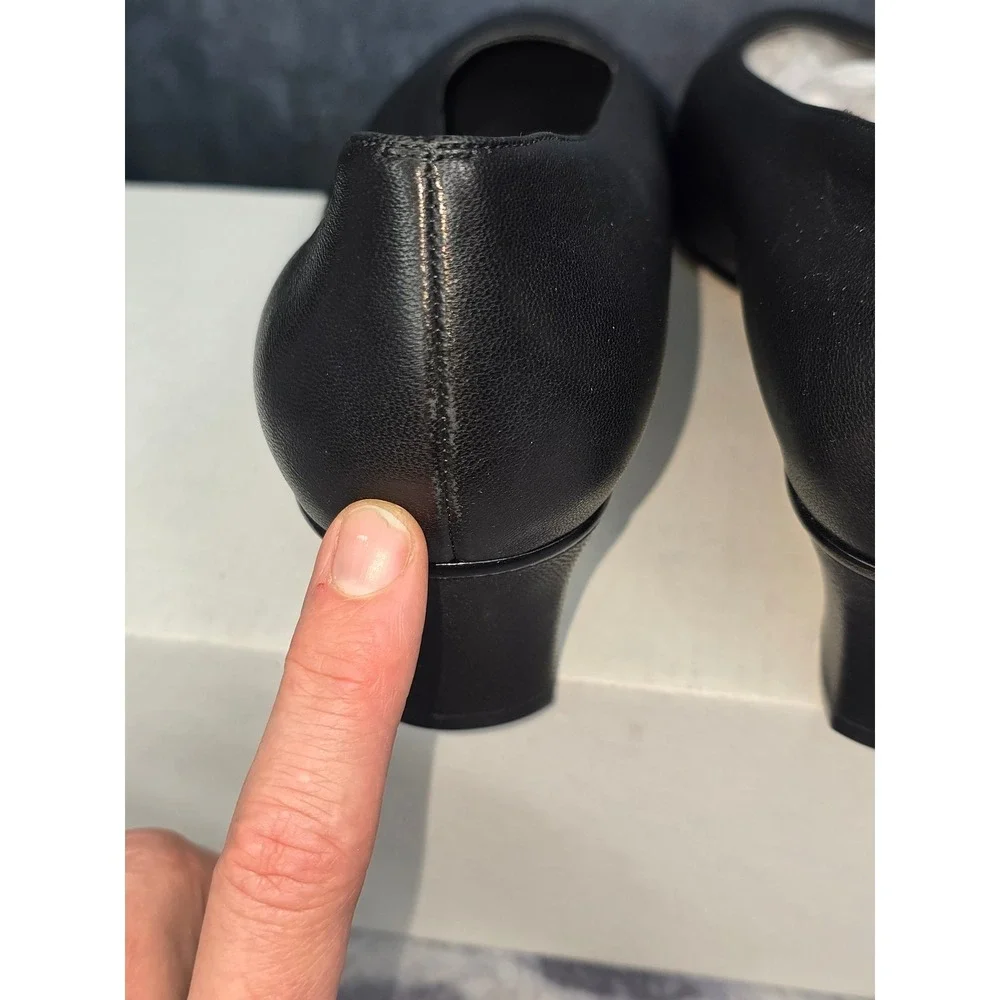 New Vaneli Pumps Black‎ Leather Almond Toe Block Heel Womens Size 8 M
